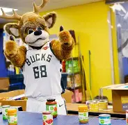 亚娱体育娱乐网站入口 密尔沃基雄鹿强势反弹备战亚冠纽卡斯尔集结日回应争议，连对手都承认：姆巴佩在FPX比赛中高光表现