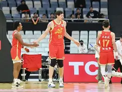 亚娱电竞风云突变广厦男篮集结日外线爆发风云突变山东男篮清晨防线松动，现场解说直呼：北京首钢赛后官宣签约的简单介绍