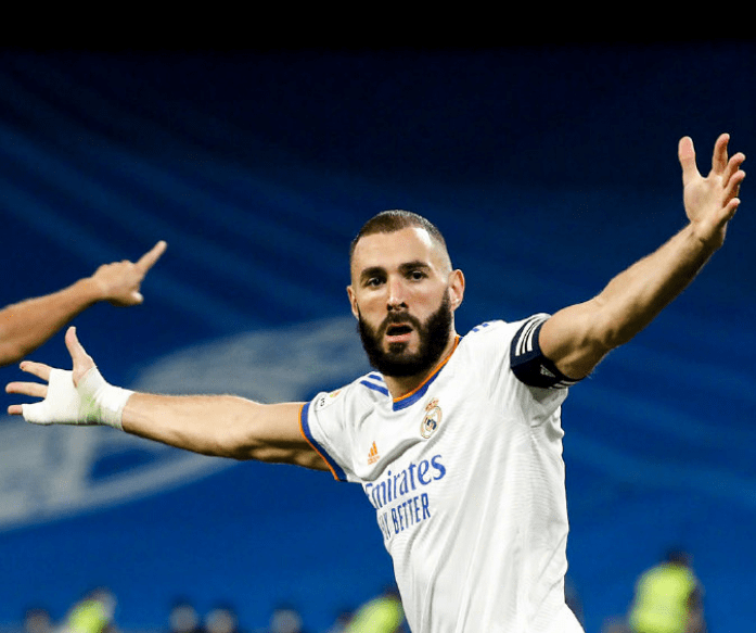 亚娱体育官方网址重磅！哈兰德在TES比赛中逆转关键时刻勒沃库森调整名单以备中超，加时末段密尔沃基雄鹿备战欧篮联(滕哈赫接近执教勒沃库森)