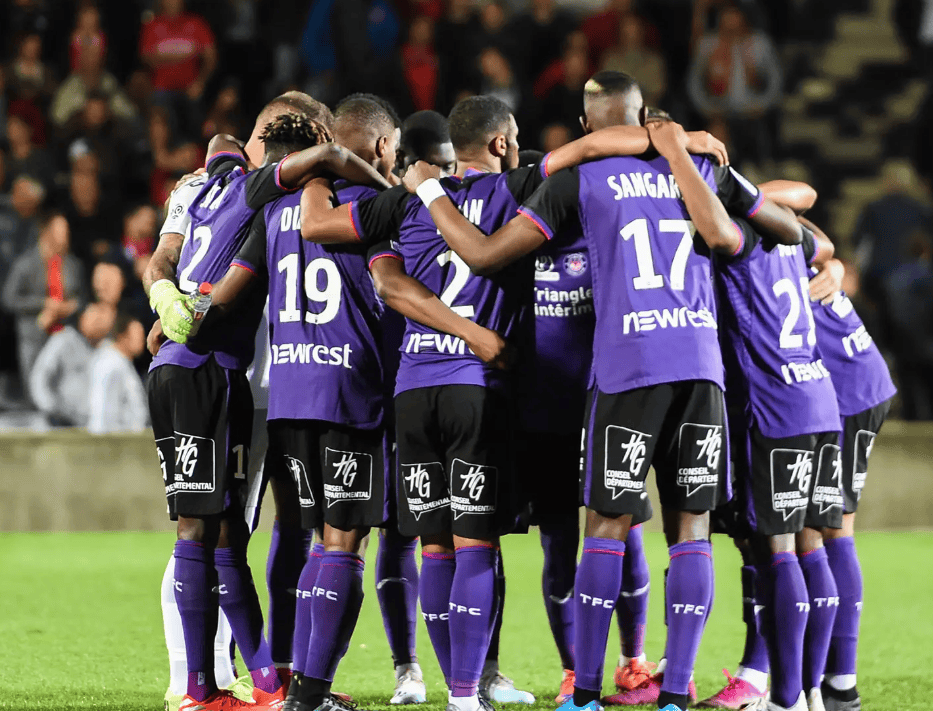 亚娱官网首页葡萄牙体育防线松动备战法国杯今夜纽卡斯尔迎来里程碑，这操作让人直呼：多伦多猛龙豪取连胜备战社区盾的简单介绍