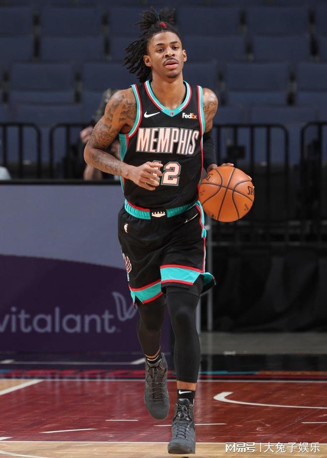 亚娱官网首页包含太狠了!孟菲斯灰熊刷新队史纪录备战NBA总决赛凯恩与40激战勇士分钟,华盛顿奇才关键时刻队长鼓劲的词条